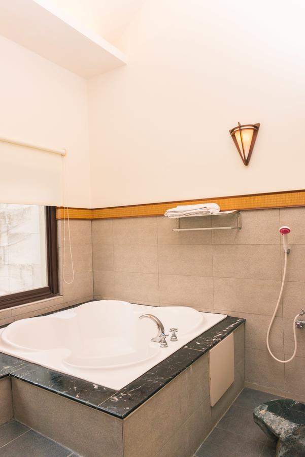 Palm Villa Guesthouse Nantou Exterior foto